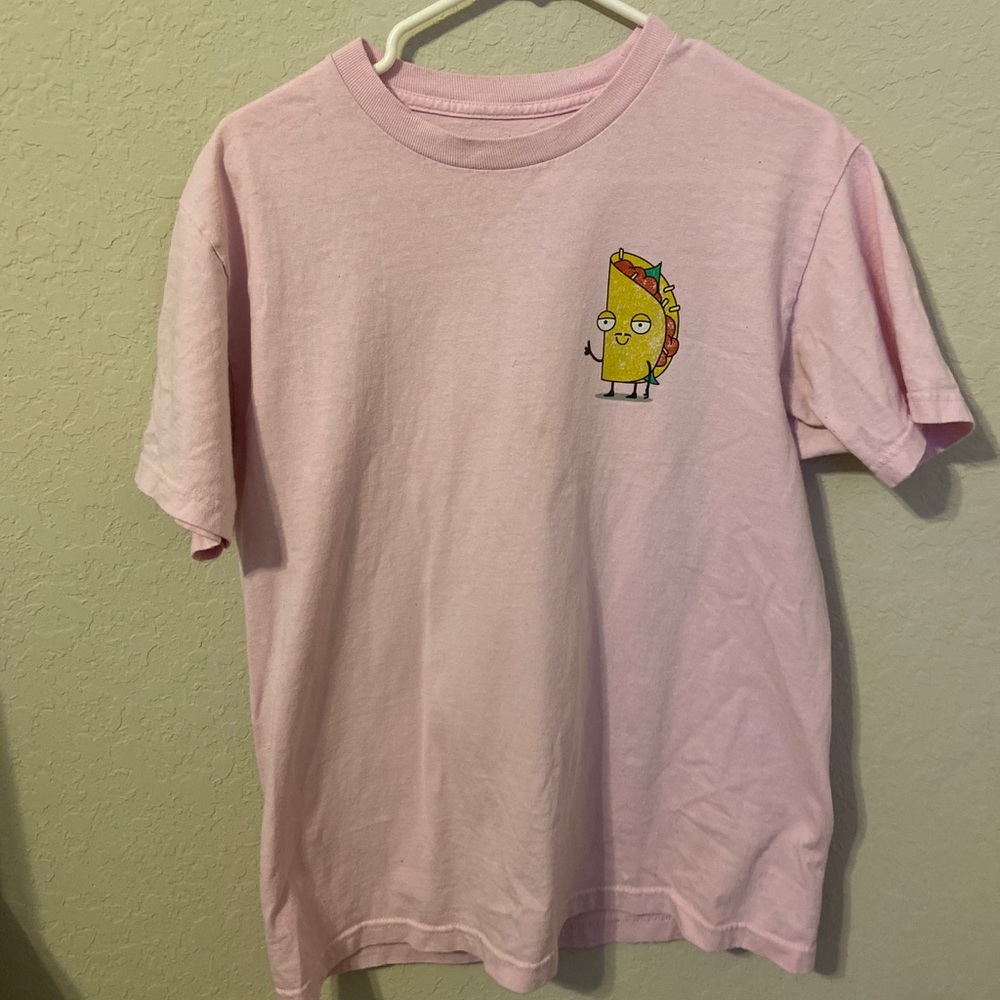 pink T-shirt